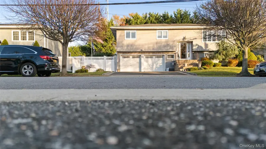 51 Deer Lane, Hicksville, NY 11801 - Image #2