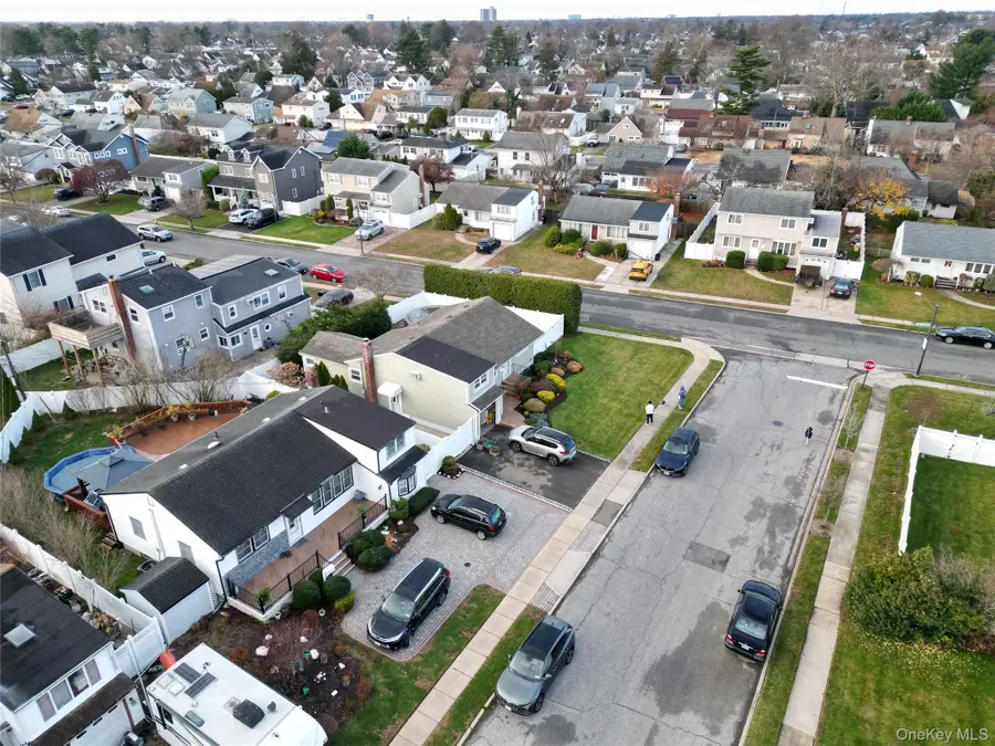 48 Elliot Drive, Hicksville, NY 11801 - Image #3