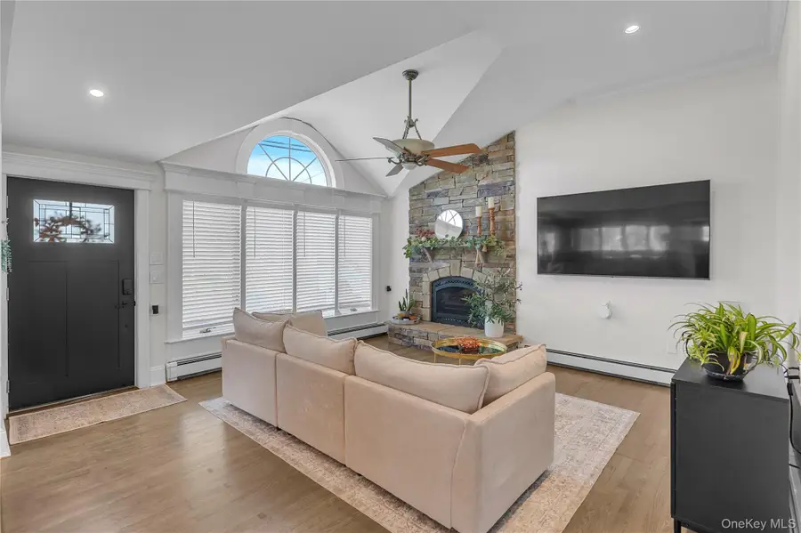 803 S 7th Street, Lindenhurst, NY 11757 - Image #2