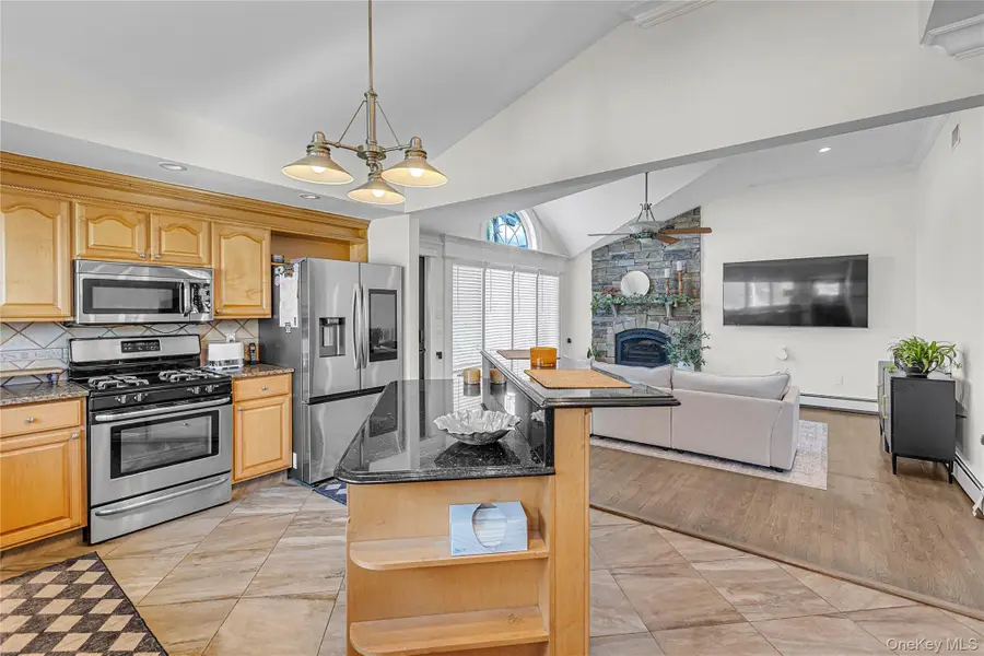 803 S 7th Street, Lindenhurst, NY 11757 - Image #3