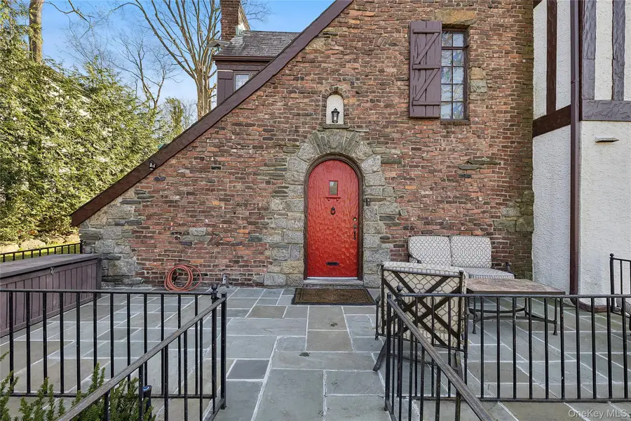 44 Old Ox Road, Manhasset, NY 11030 - #2