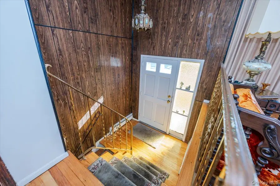 212 Lakeview Avenue, Malverne, NY 11565 - Image #2