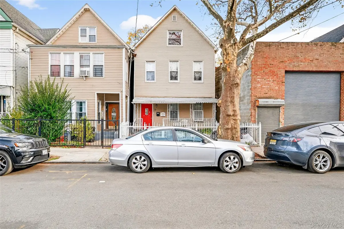 372 Bronx Park Avenue, Bronx, NY 10460 - Image #1