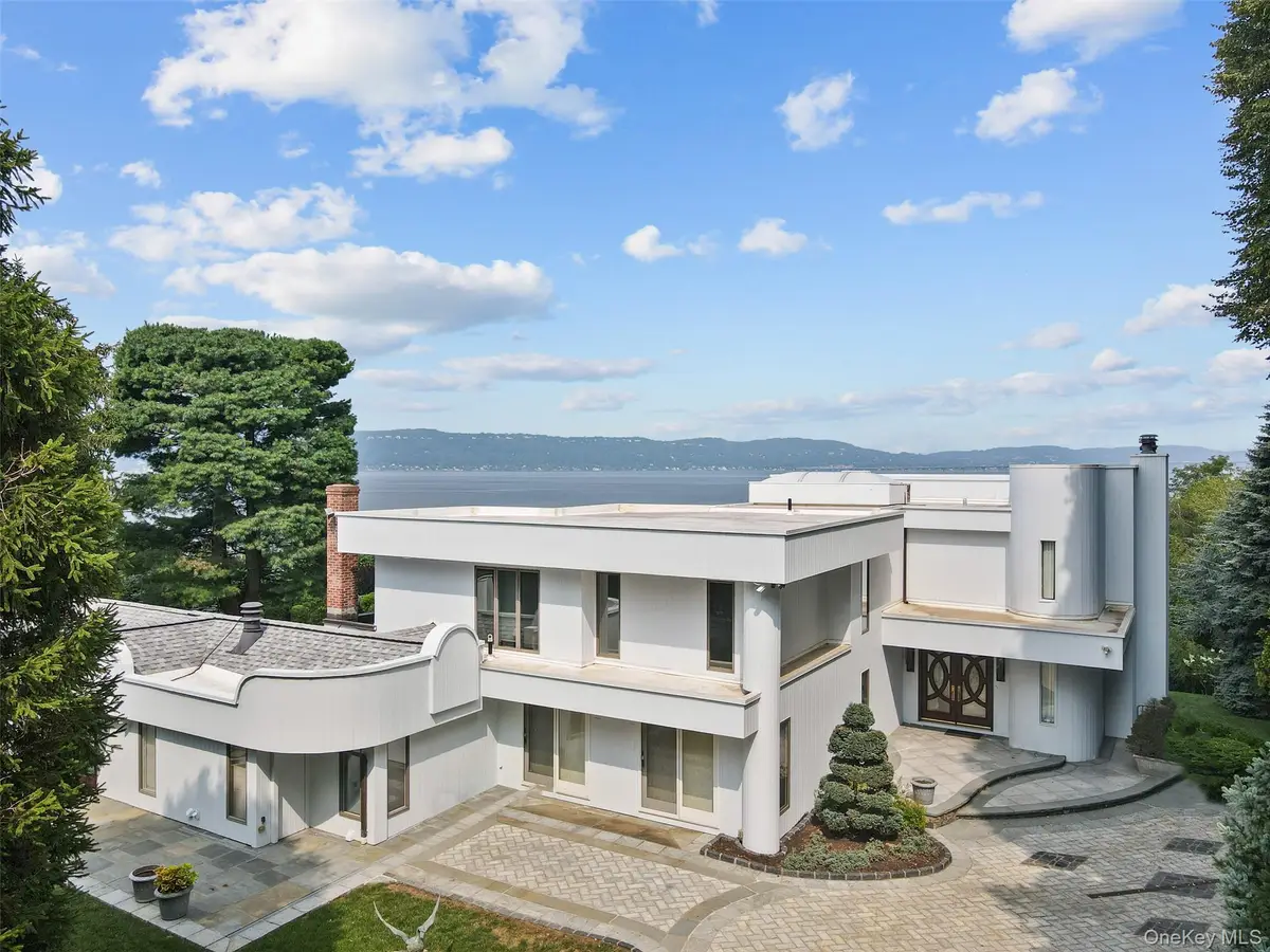 43 Matthiessen Park N, Irvington, NY 10533 - Image #1