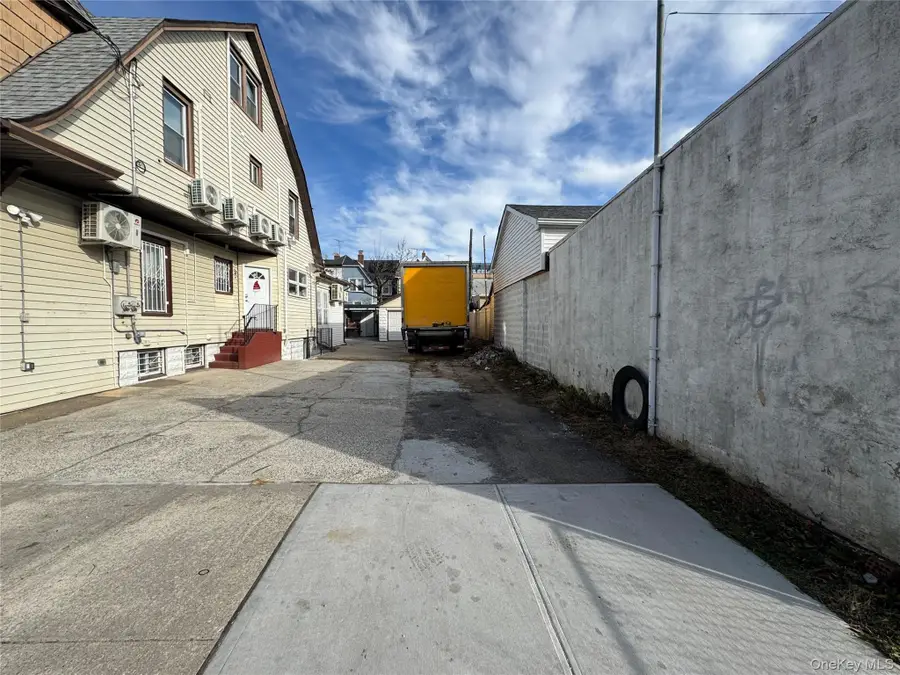 8779 111th Street, Richmond Hill, NY 11418 - Image #2