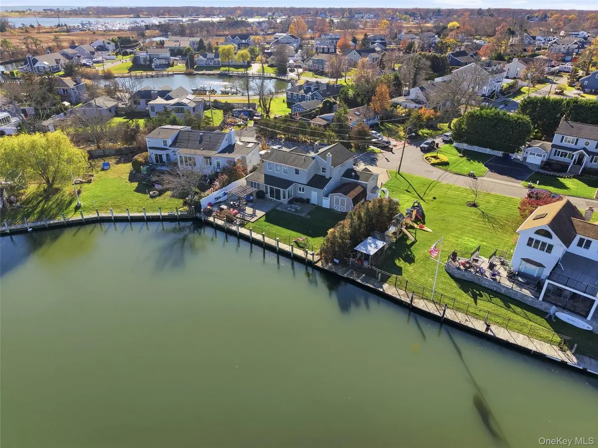 625 Edgewater Road, Oakdale, NY 11769 - Image #1