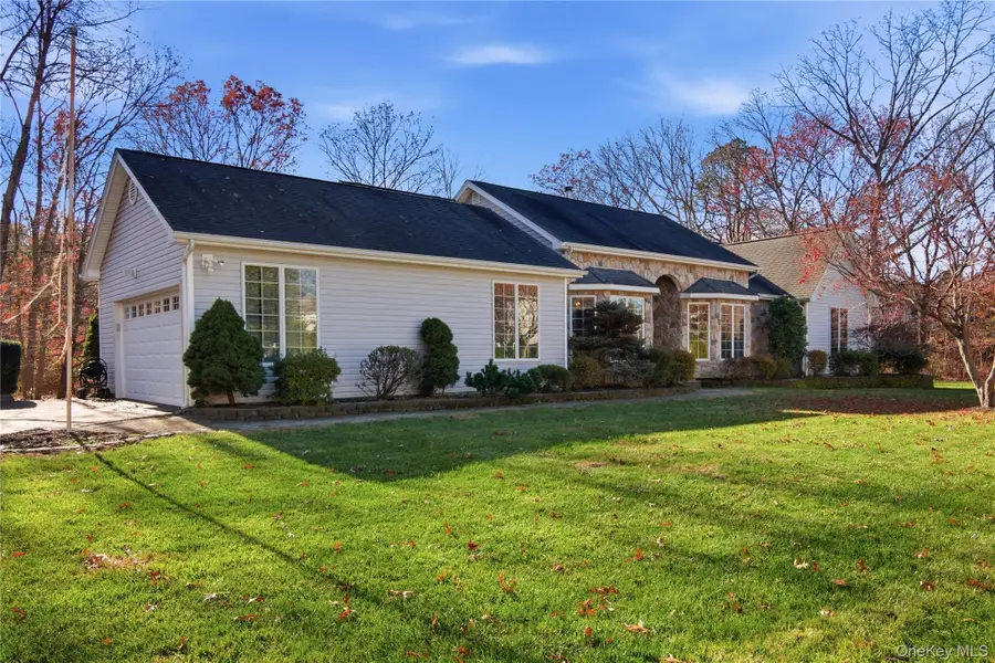 11 Vermont Avenue, Port Jefferson Station, NY 11776 - Image #3