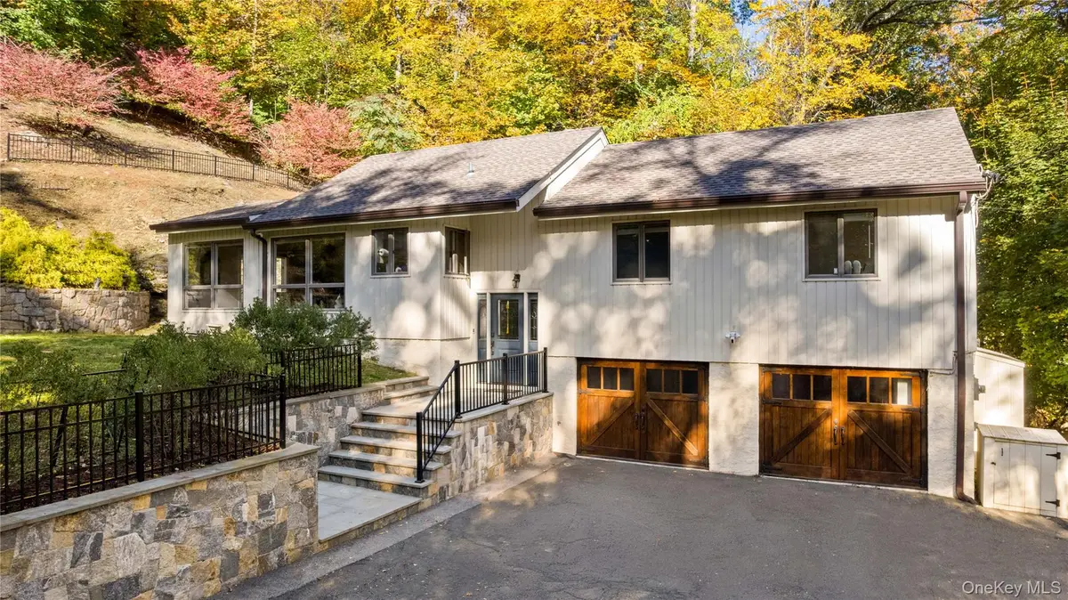 16 Highclere Lane #A, Valhalla, NY 10595 - Image #1