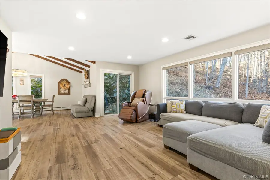 16 Highclere Lane #A, Valhalla, NY 10595 - Image #3