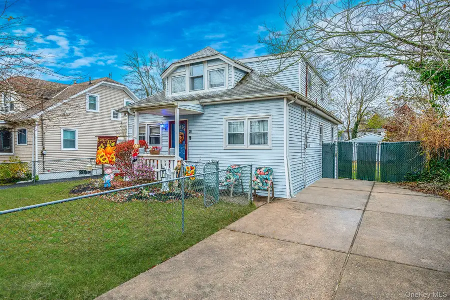 21 S Summit Avenue, Patchogue, NY 11772 - Image #2