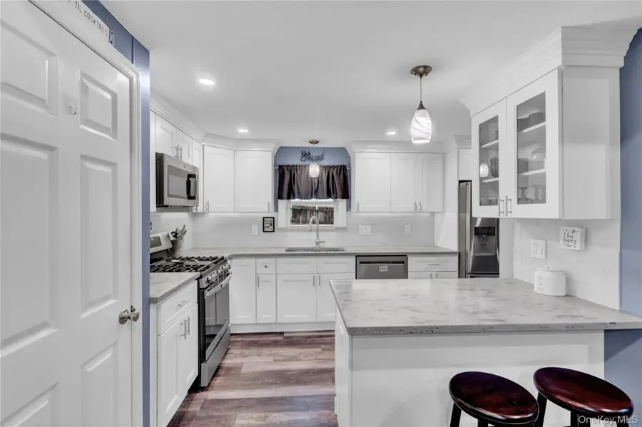 27 Kirby Lane, Ronkonkoma, NY 11779 - Image #2