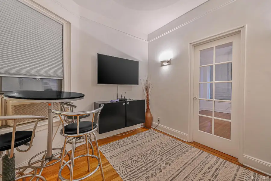 228 W 17th Street #2b, Manhattan, NY 10011 - Image #2
