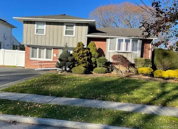 11 Fordham Drive, Plainview, NY 11803 - Image #1