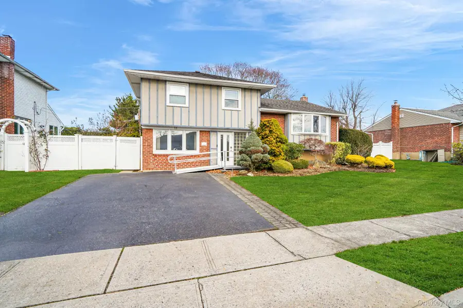 11 Fordham Drive, Plainview, NY 11803 - Image #3