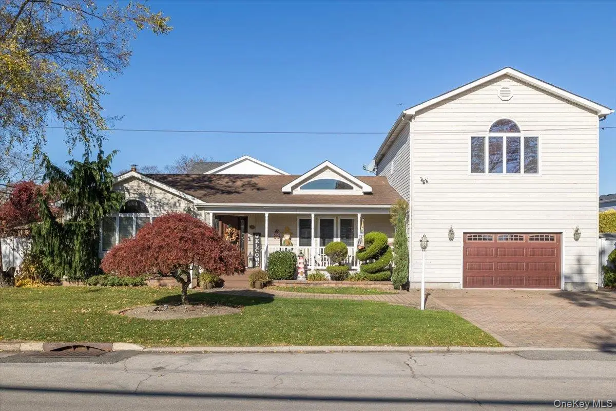 194 Newark Street, Lindenhurst, NY 11757 - Image #1