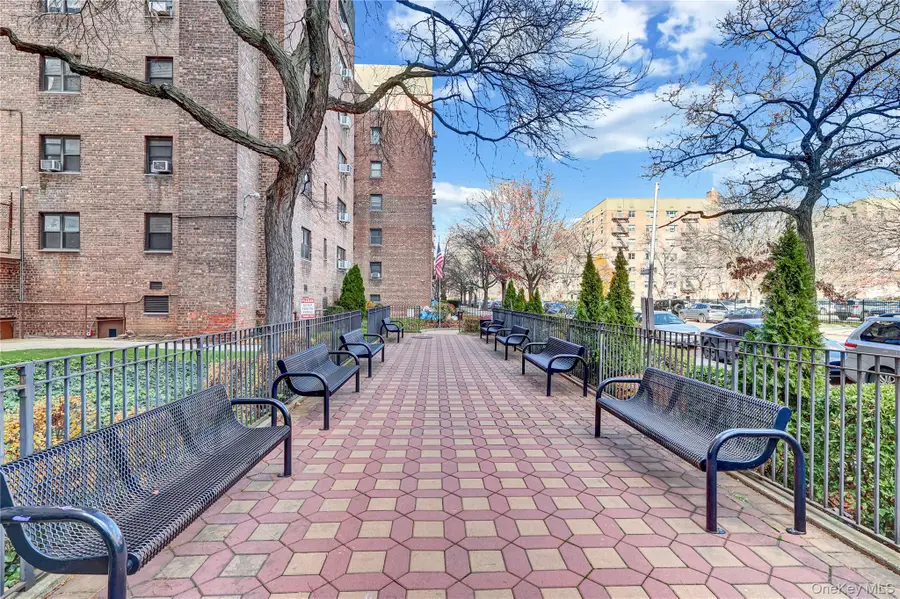31-70 138 Street #3H, Flushing, NY 11354 - Image #2