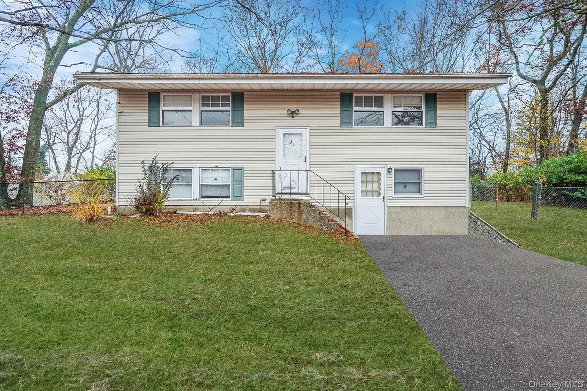 31 Cabin Lane, East Setauket, NY 11733 - Image #1