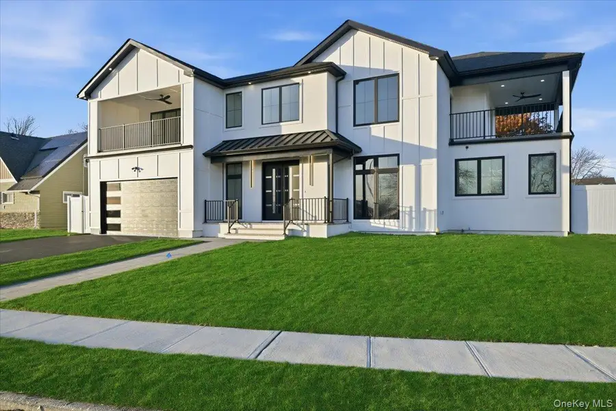 267 Sprucewood Drive, Levittown, NY 11756 - Image #3