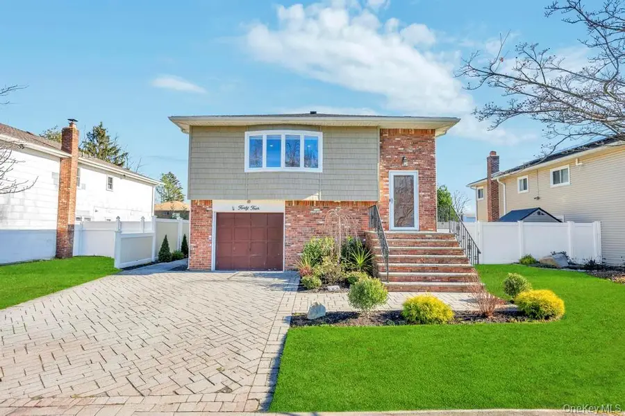 44 Derby Avenue, Greenlawn, NY 11740 - Image #2