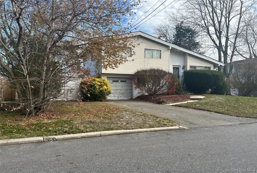259 W 24th Street, Deer Park, NY 11729 - Image #3
