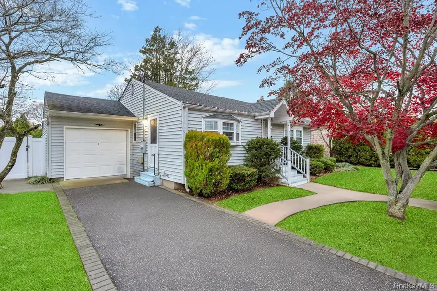 24 W Oak Street, Farmingdale, NY 11735 - Image #2