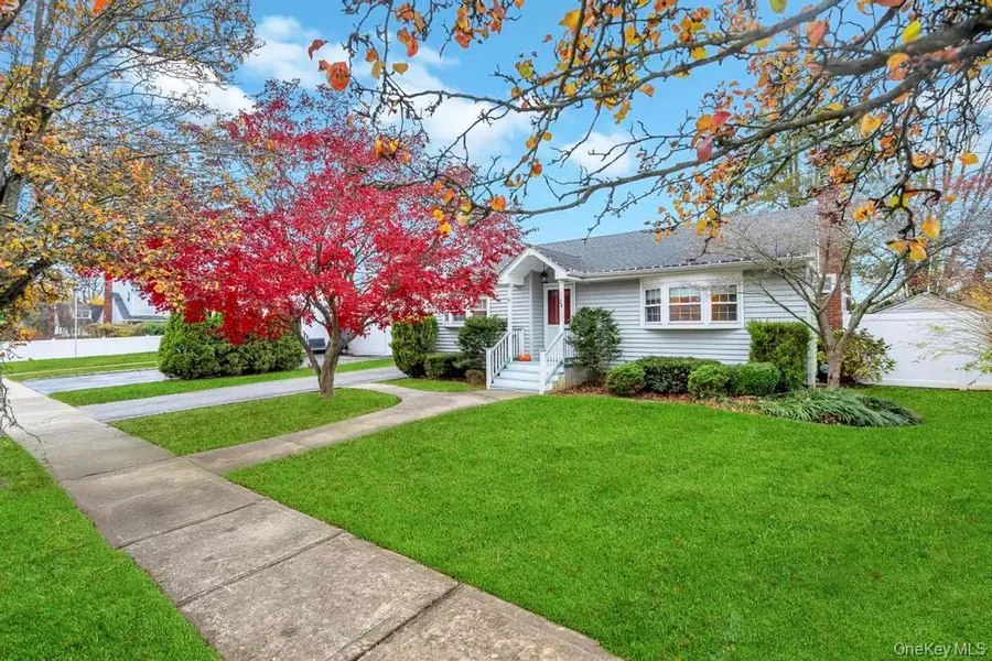 24 W Oak Street, Farmingdale, NY 11735 - Image #3