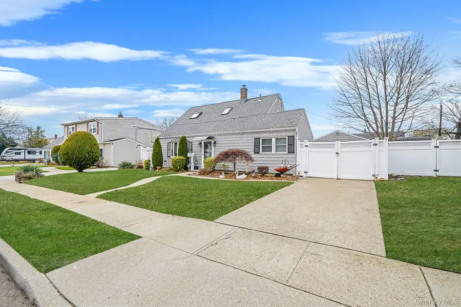 38 Farm Lane, Levittown, NY 11756 - Image #2