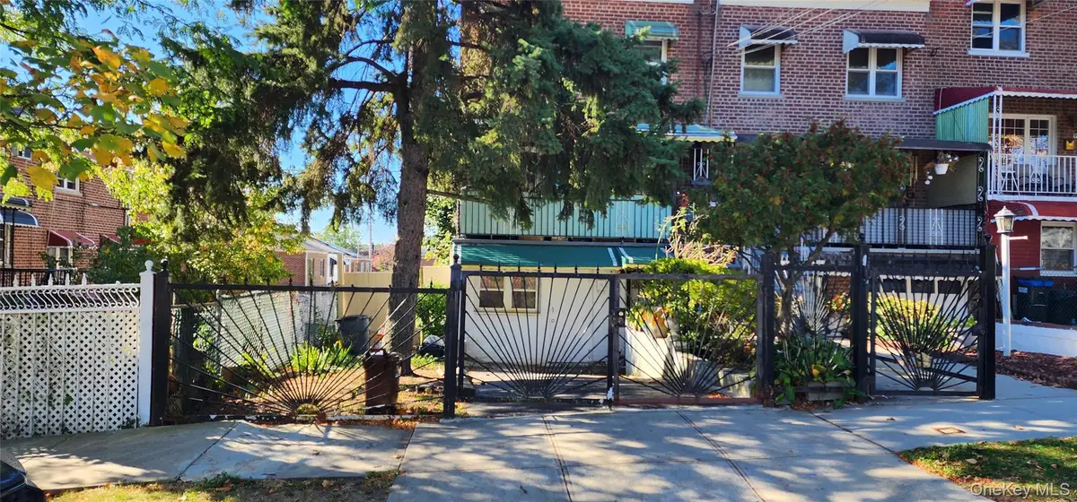 954 E 212th Street, Bronx, NY 10469 - Image #1