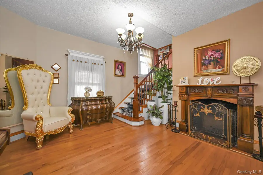 8817 190th Street, Hollis, NY 11423 - Image #3