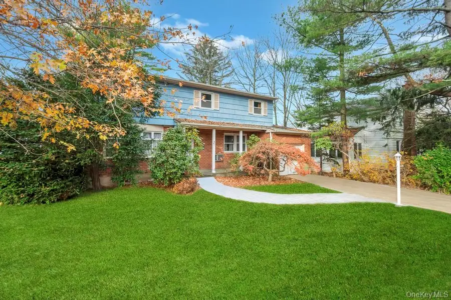 441 Roslyn Road, East Williston, NY 11596 - Image #2