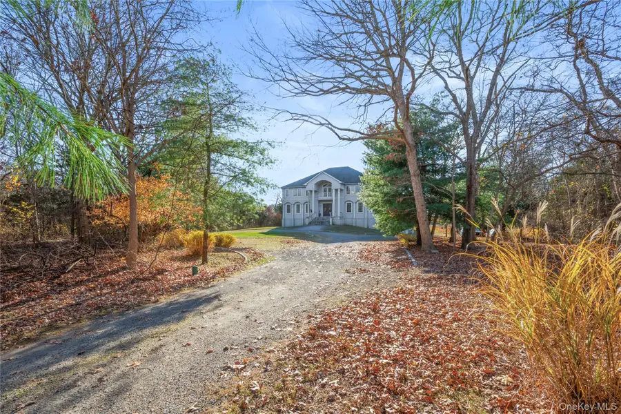 28 Old Neck Road S, Center Moriches, NY 11934 - Image #2
