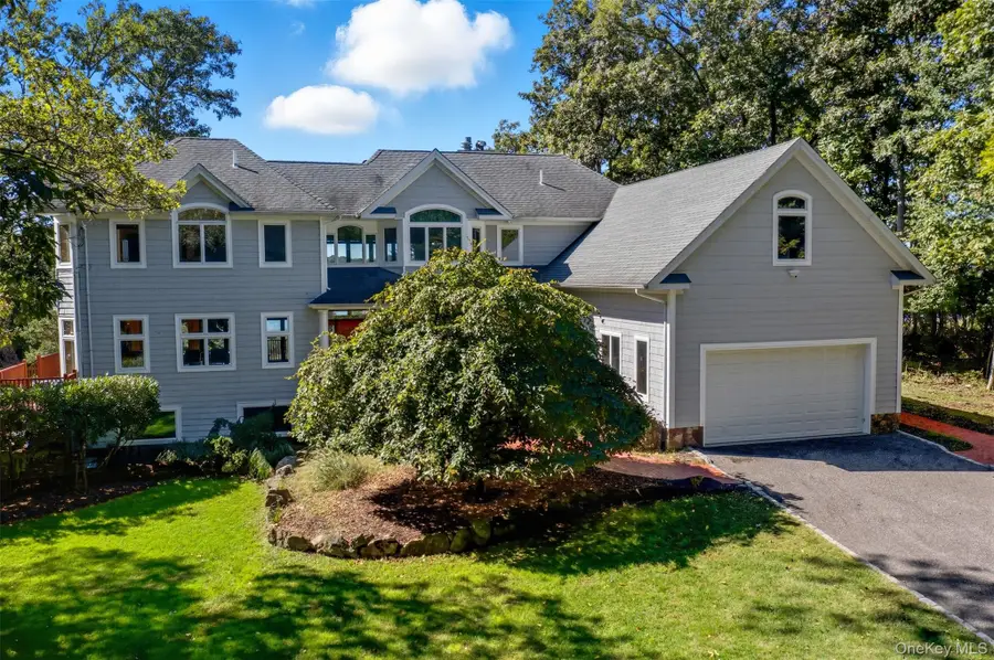 22 Flax Pond Woods Road, Setauket, NY 11733 - Image #3