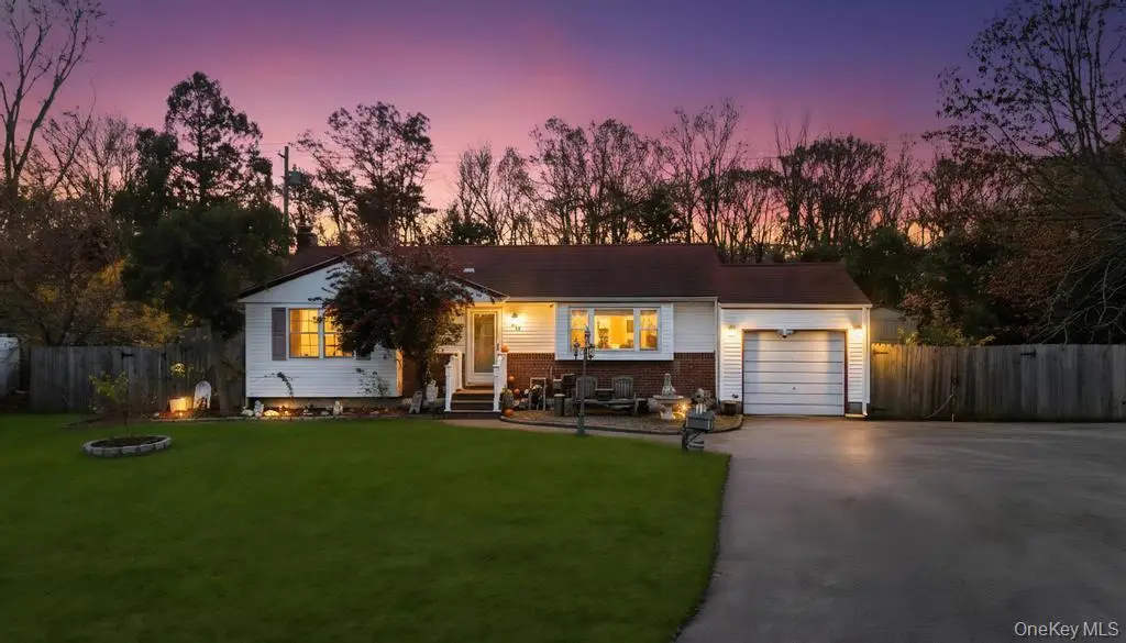 14 Urn Court, Brentwood, NY 11717 - Image #1