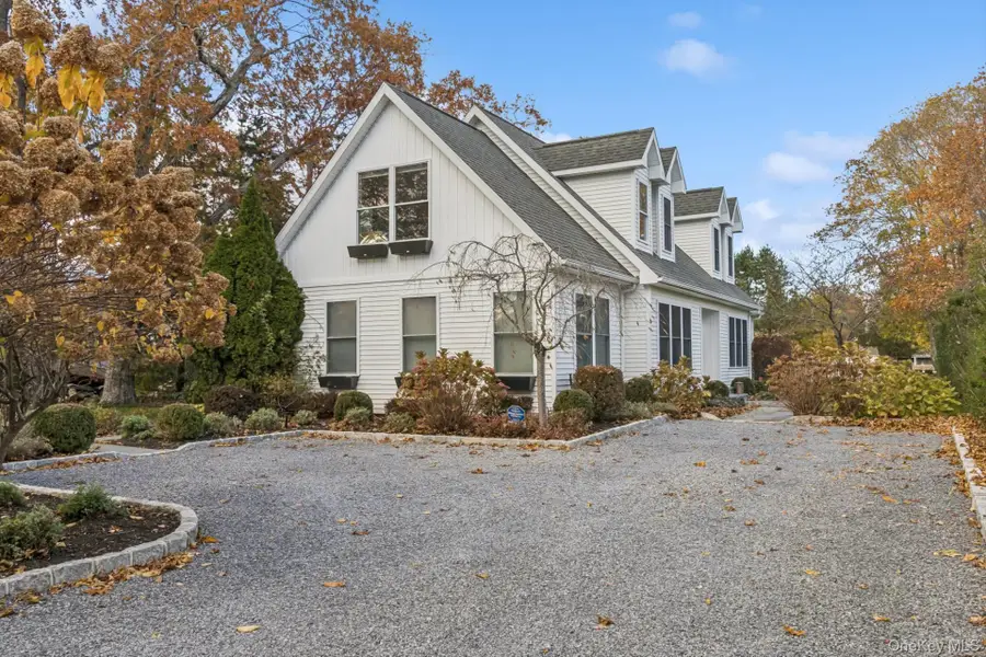19 Walnut Avenue, East Quogue, NY 11942 - Image #2
