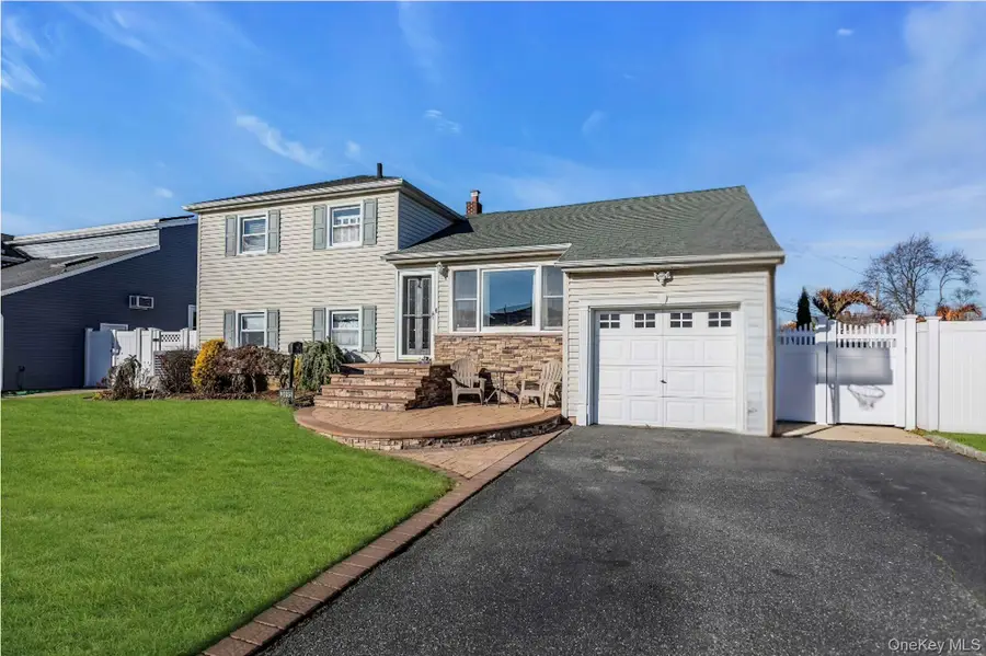 3495 Roanoke Street, Seaford, NY 11783 - Image #2