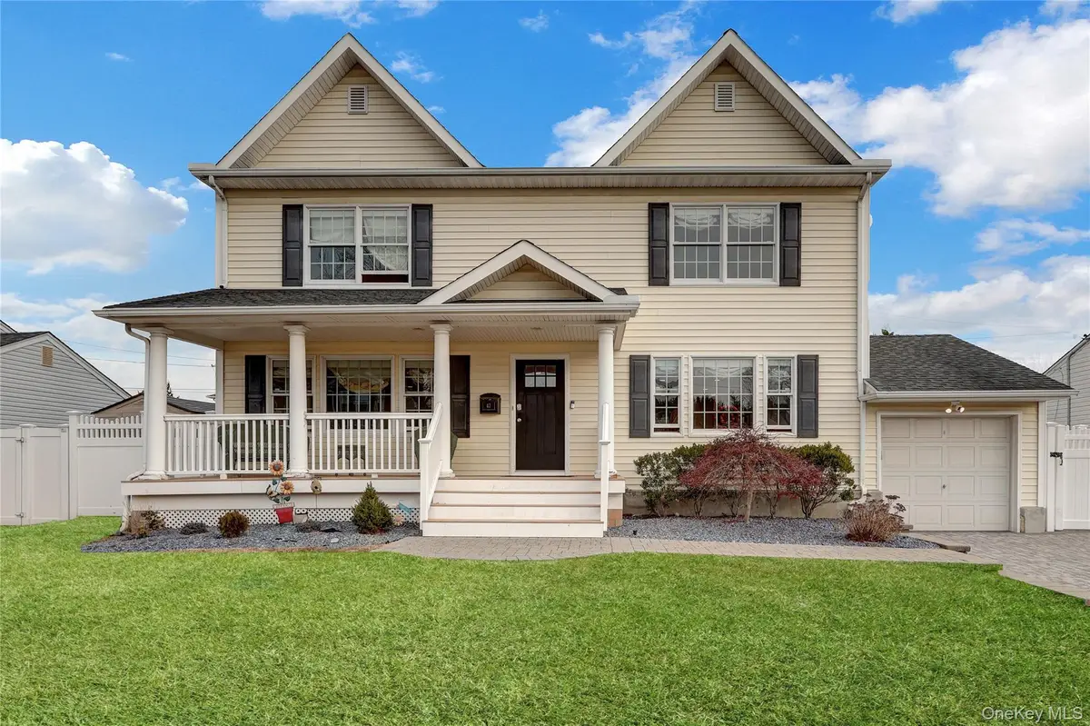 47 Syosset Circle, Syosset, NY 11791 - Image #1