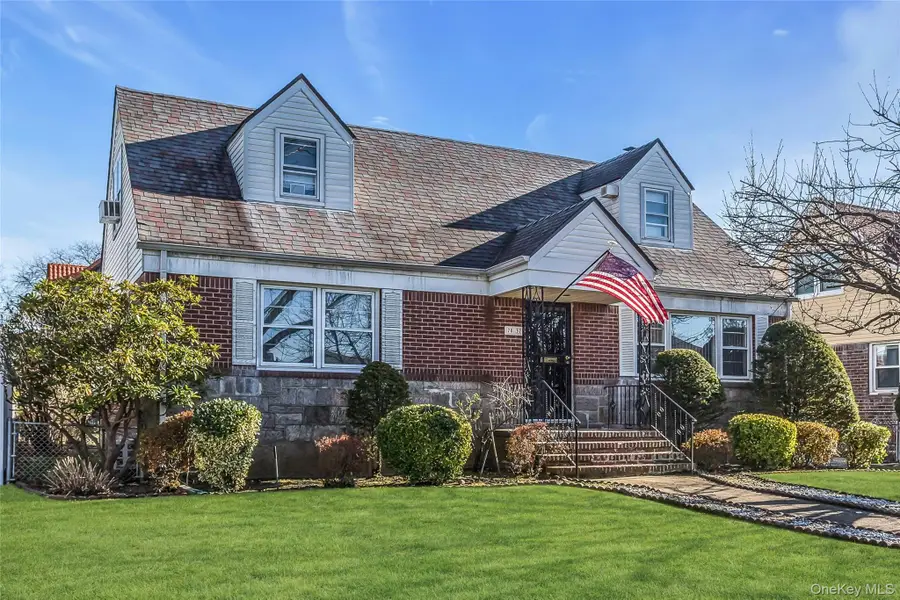 78-37 267th Street, Glen Oaks, NY 11004 - Image #3