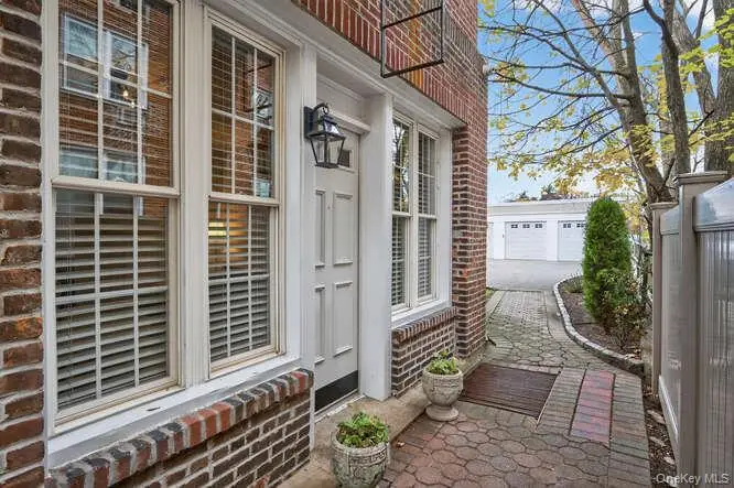 105 Seventh Street #10, Garden City, NY 11530 - Image #2