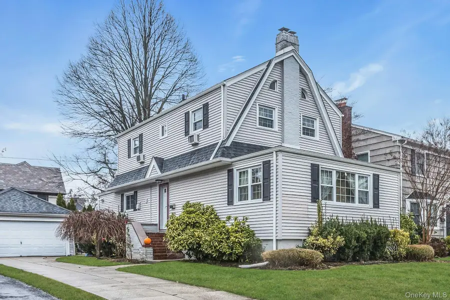 55 Willow Street, Garden City, NY 11530 - Image #3