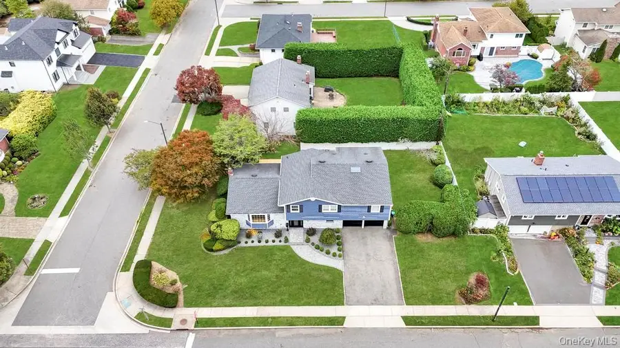 90 Rockland Drive, Jericho, NY 11753 - Image #3