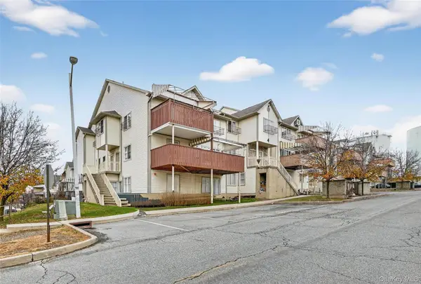 4 Toltchav Way #102, Monroe, NY 10950