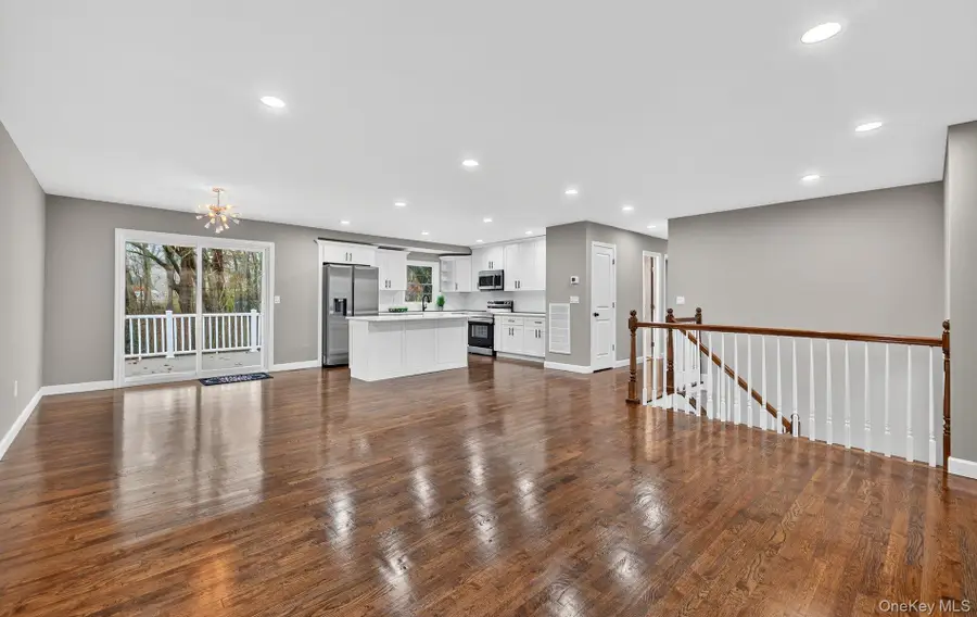 27 Claire Lane, Sayville, NY 11782 - Image #3