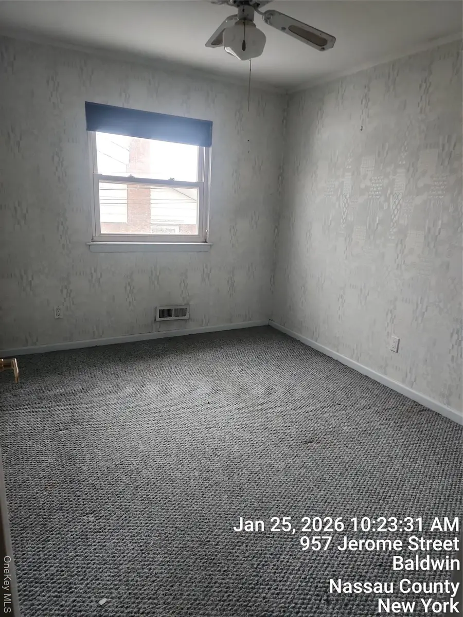 957 Jerome Street, Baldwin Harbor, NY 11510 - Image #2