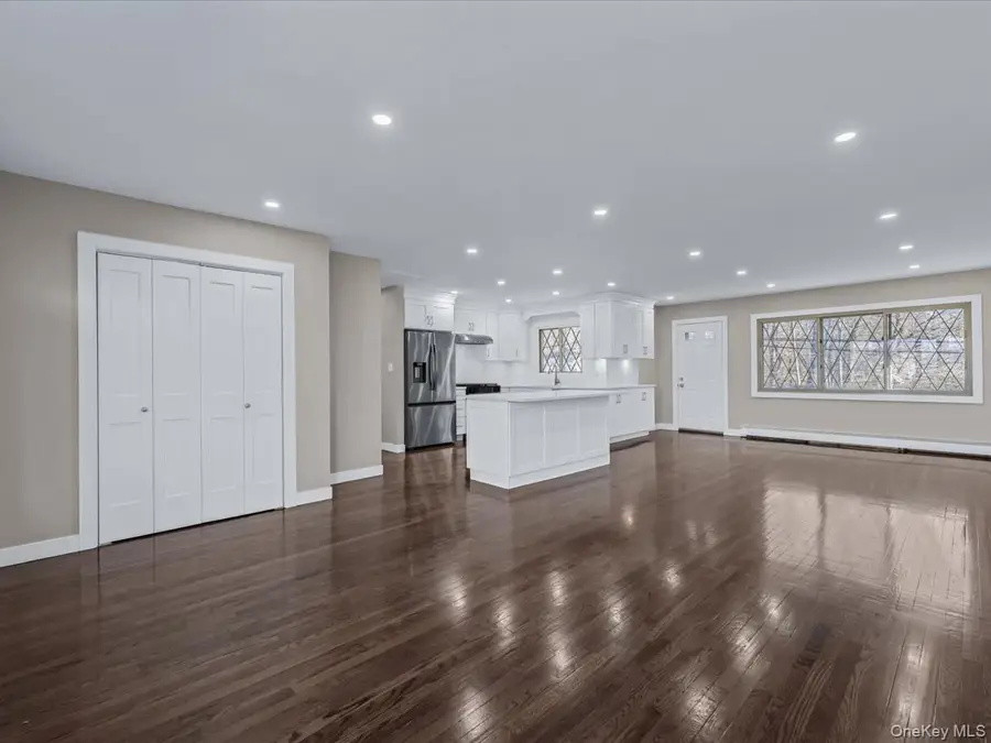 3167 Morgan Drive, Wantagh, NY 11793 - Image #2