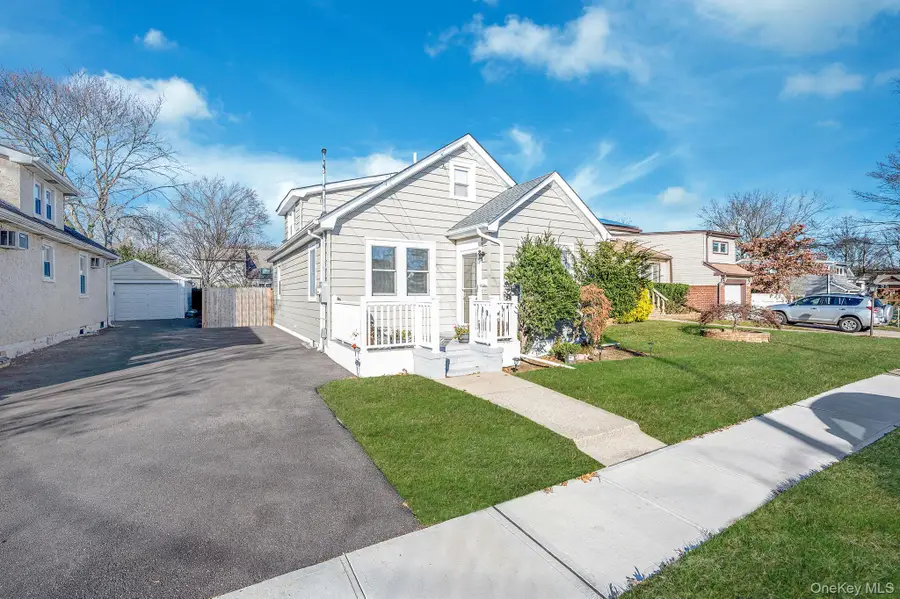 37 Orchard Street, Merrick, NY 11566 - Image #3