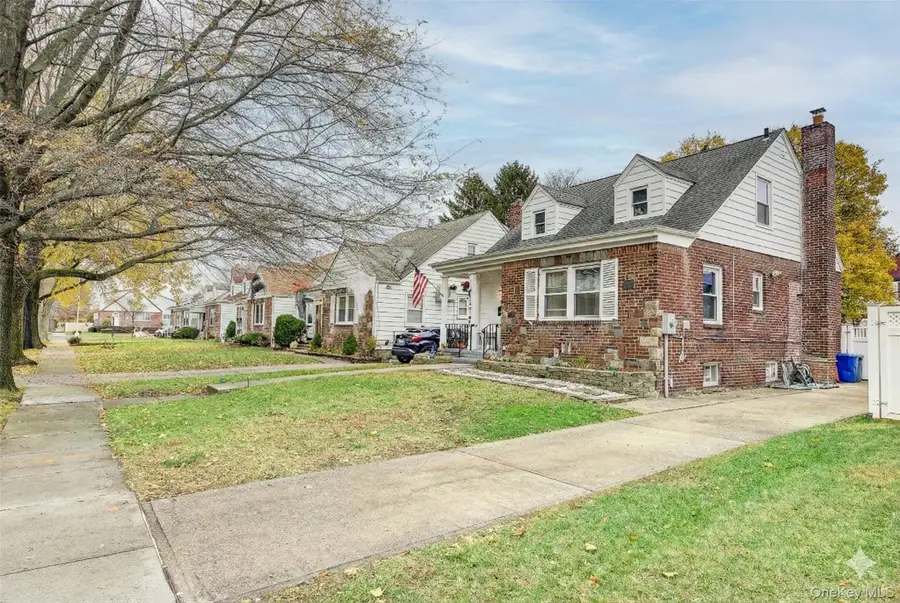 85-19 250th Street, Bellerose, NY 11426 - Image #3