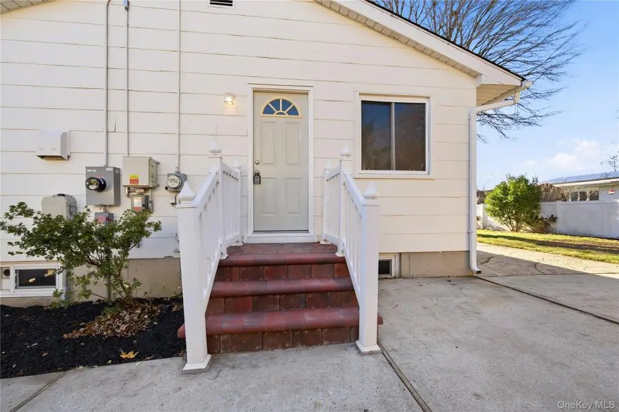 26 Wilshire Drive, North Babylon, NY 11703 - Image #3