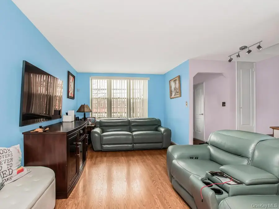 3337 Eastchester Road, Bronx, NY 10469 - Image #2
