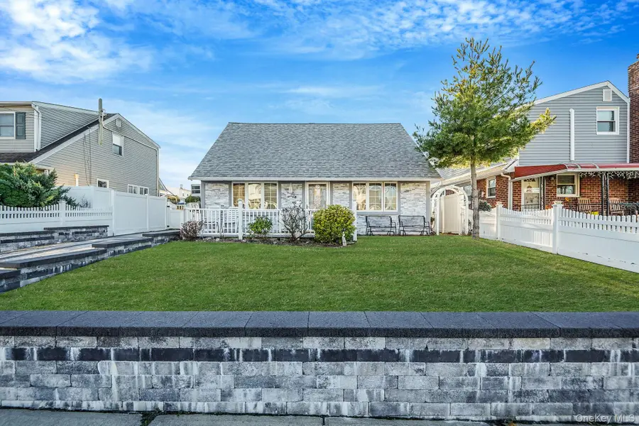 897 Washington Avenue, Westbury, NY 11590 - Image #3