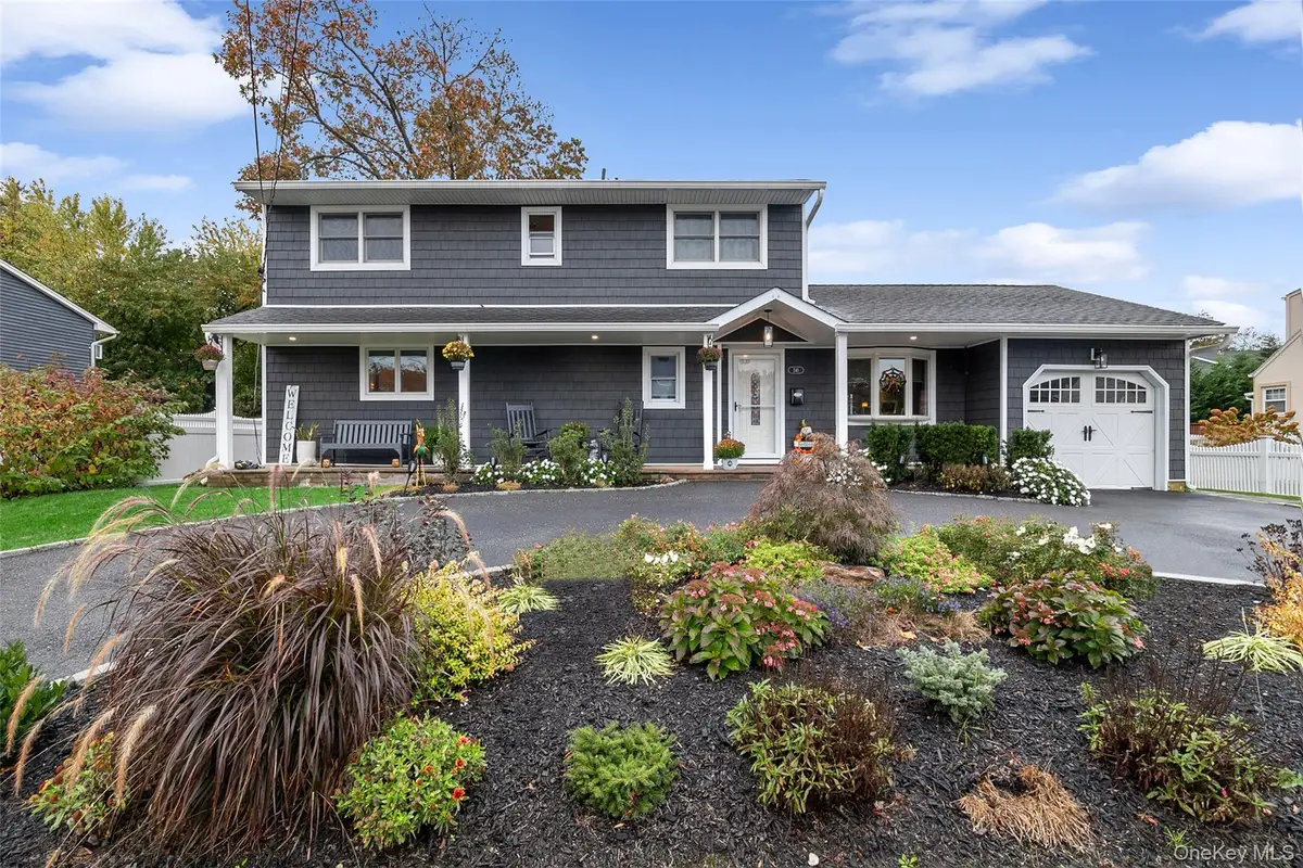 241 N Hamilton Avenue, Lindenhurst, NY 11757 - Image #1